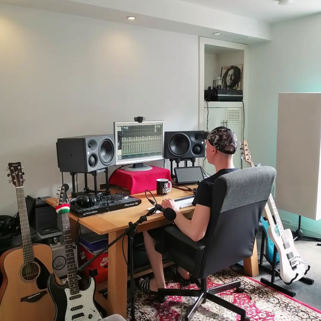 Stem mastering today.

#mastering #blackcaverecordings #edinburghmusic #edinburgh #protools #audiofuse #neumannkh310 #beyerdynamicdt770pro #fabfilter #masteringengineer