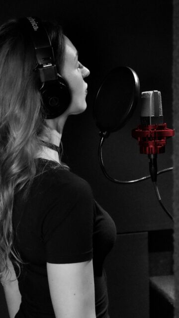 Step into our booth
Our professional Session Booth is perfect for:

✔ Singers
✔ Podcasters
✔ Audiobooks
✔ ADR / character acting
✔ Voiceovers
✔ Guitar/vocal setups
✔ Amp/cab recordings

Up to two vocalists can record comfortably, with a window for clear line-of-sight to the engineer.

Looking to work remotely?
We support Zoom, SessionLinkPRO, Source-Connect, ipDTL, Zencastr & more so you can have your producers or directors listen live.

DM to book your booth session 🎙️

#vocalbooth #voiceoverstudio #podcastrecording