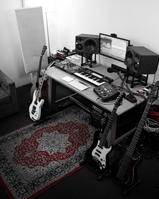 Located in central Edinburgh
Black Cave Recordings is easy to get to and designed for comfort, creativity and productivity.

A relaxed, welcoming environment with:
✔ Quality monitoring
✔ Pro vocal booth
✔ Instruments available
✔ Comfortable space for artists
✔ Remote session integration
✔ Perfect for solo artists, bands, podcasters, voice actors, and more

Whether you're laying down vocals or producing a full EP, our space is built to help you feel inspired and perform at your best.

💬 DM to discuss your project today!

#edinburghstudio #edinburghcreatives #recordingedinburgh