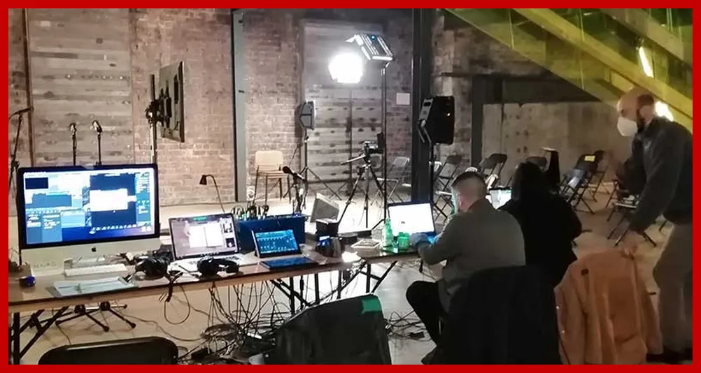 Learn how to record bands/vocals, produce electronic music and have lessons on mixing & mastering. Music production lessons in Edinburgh, Scotland and UK | Black Cave Recordings